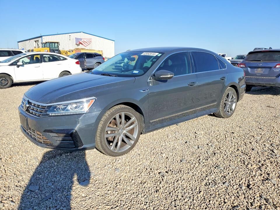 2017 VOLKSWAGEN Passat