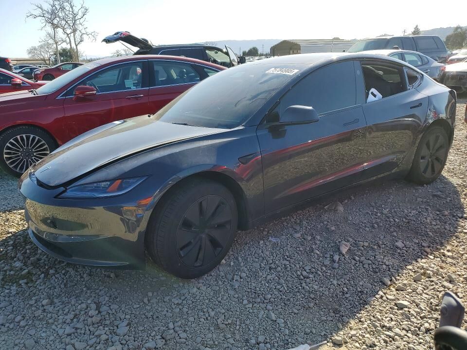 2025 TESLA Model 3