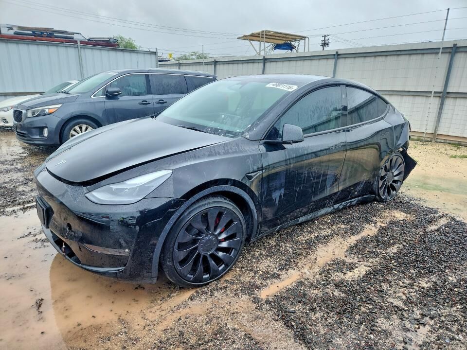 2023 TESLA Model Y