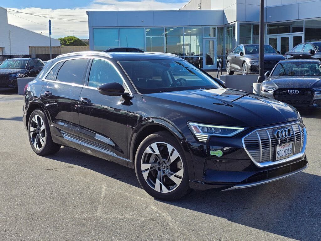 2023 AUDI e-tron