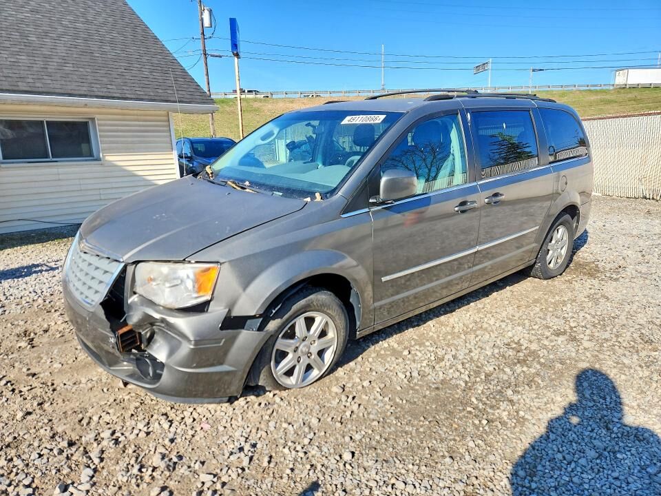 2010 CHRYSLER Town and Country