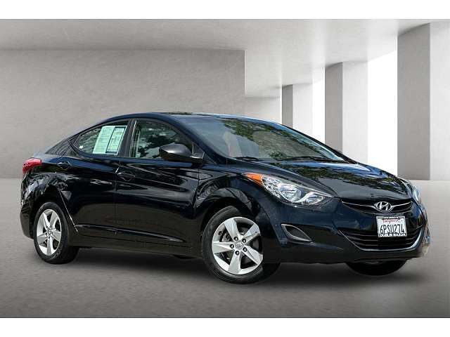 2011 HYUNDAI Elantra