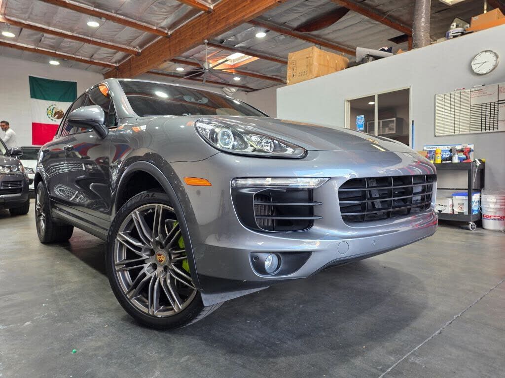 2016 PORSCHE Cayenne
