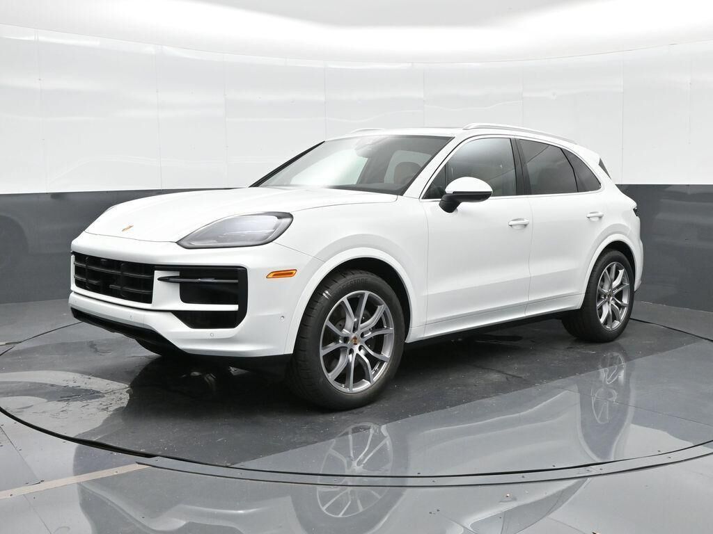 2025 PORSCHE Cayenne