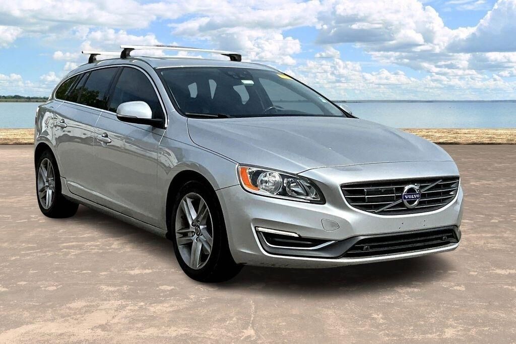 2015 VOLVO V60