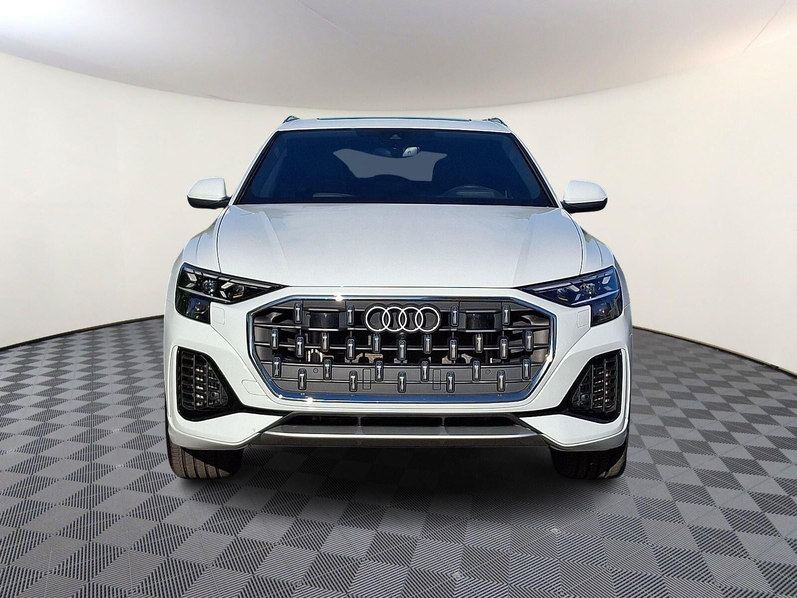 2024 Audi Q8