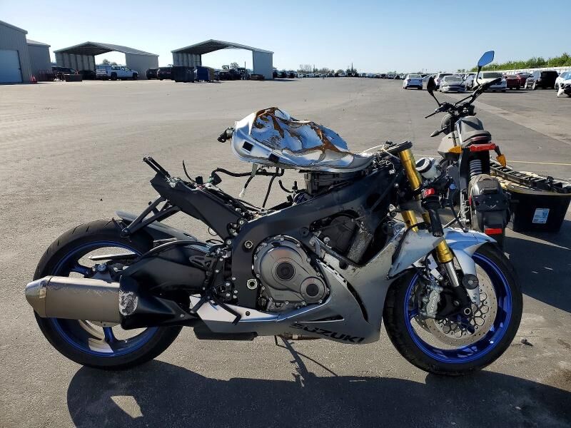 2026 SUZUKI GSX-R750