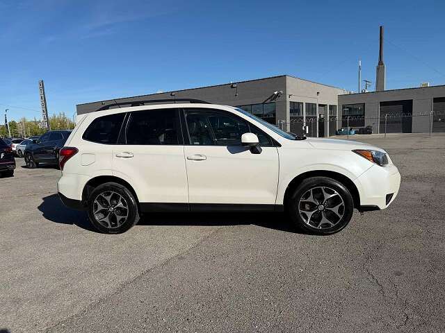 2014 SUBARU Forester