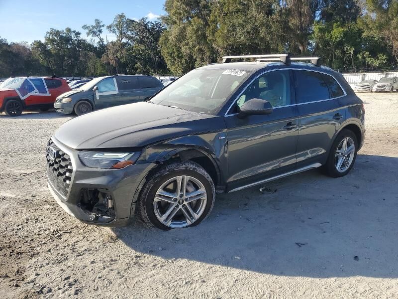 2021 AUDI Q5 e