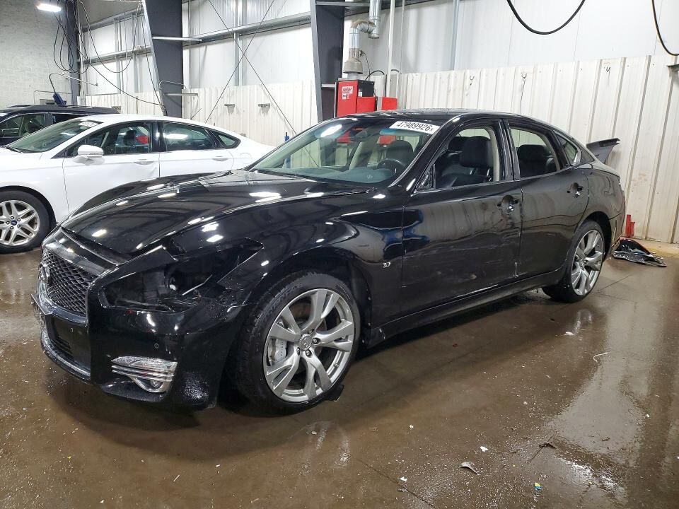 2016 INFINITI Q70