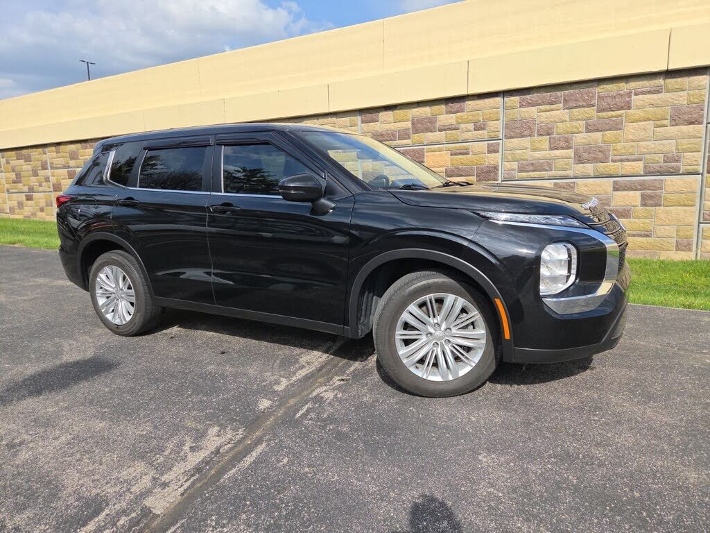 2024 MITSUBISHI Outlander