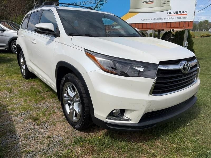 2016 TOYOTA Highlander