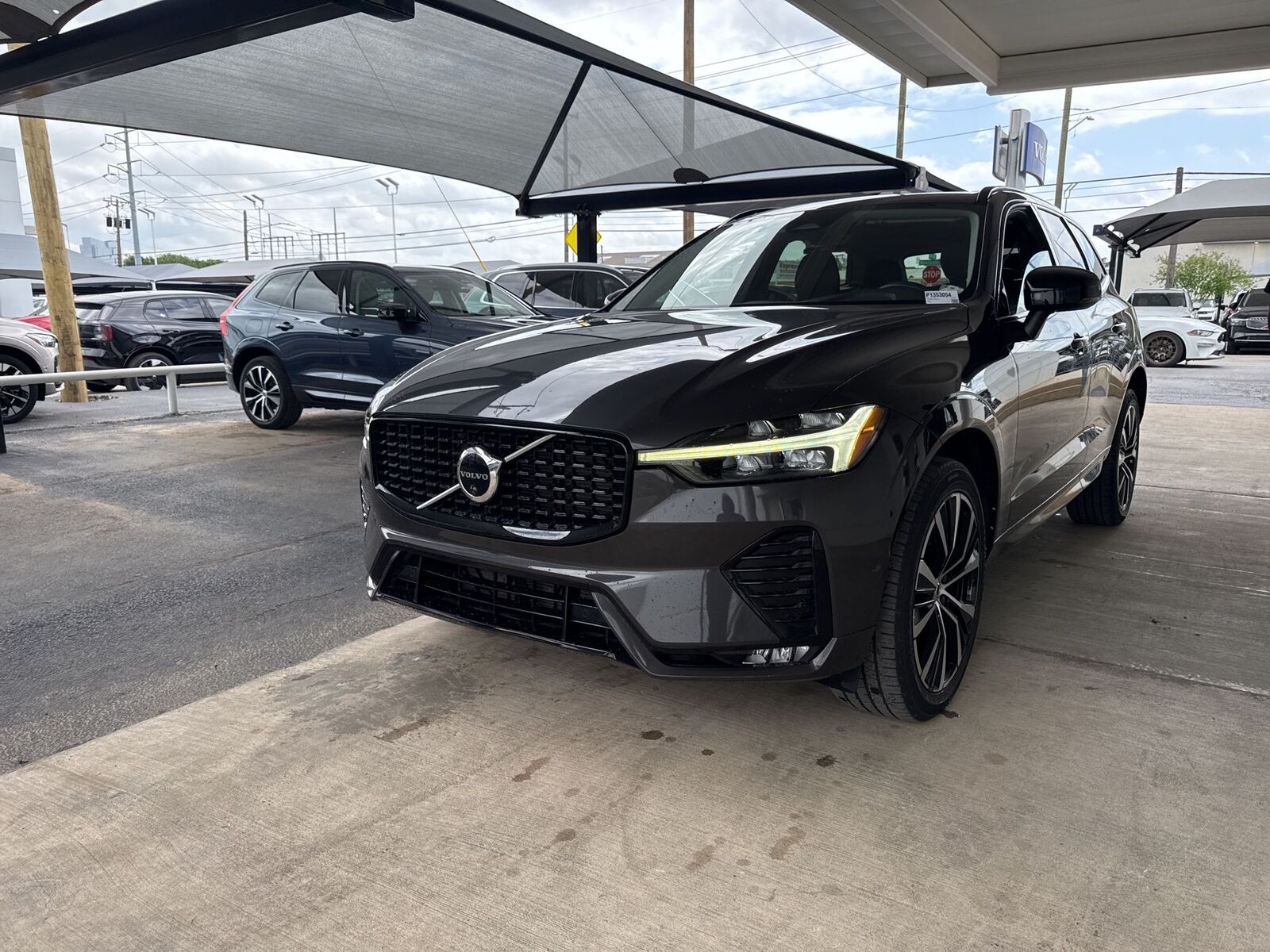 2023 VOLVO XC60