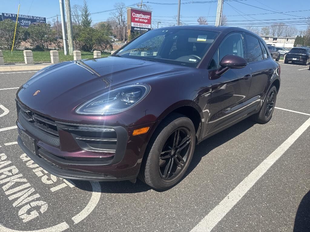 2024 PORSCHE Macan