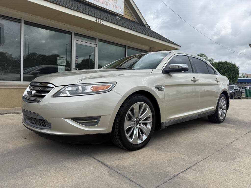2011 FORD Taurus