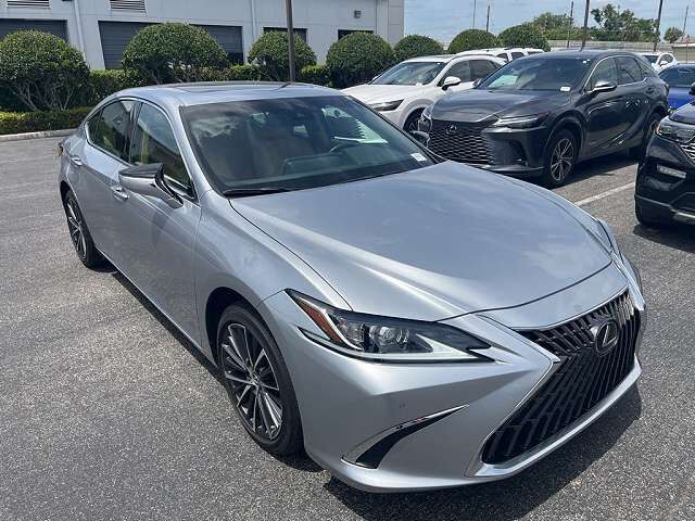 2025 LEXUS ES
