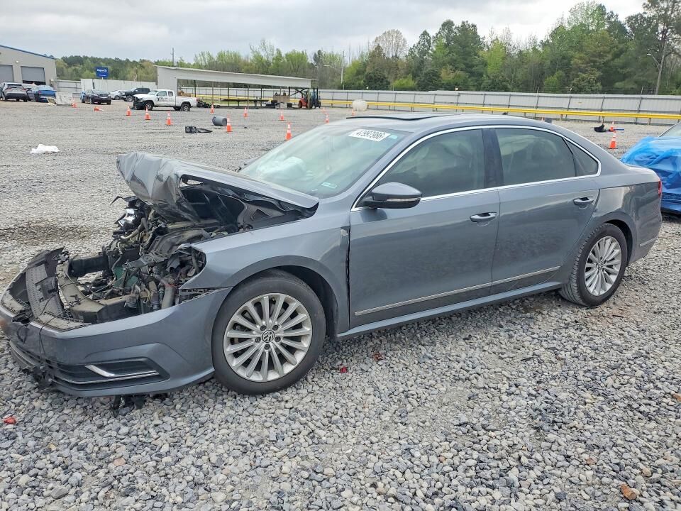 2017 VOLKSWAGEN Passat