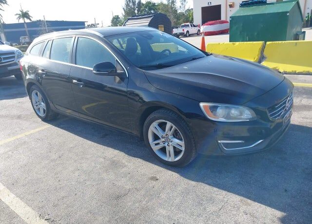 2015 VOLVO V60