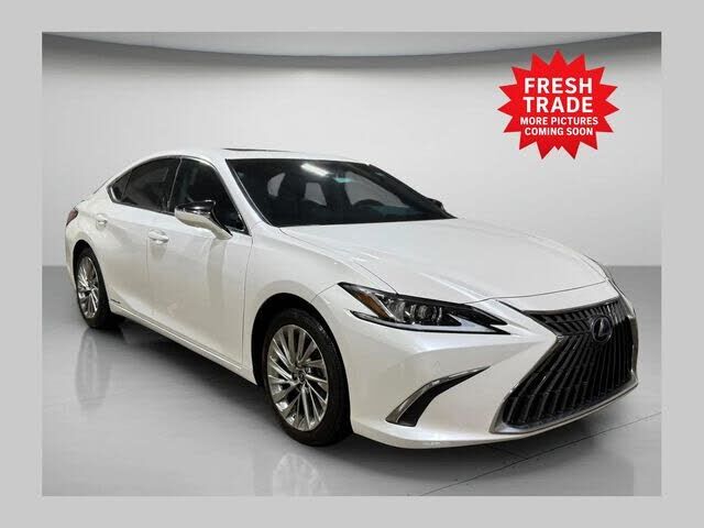 2022 LEXUS ES