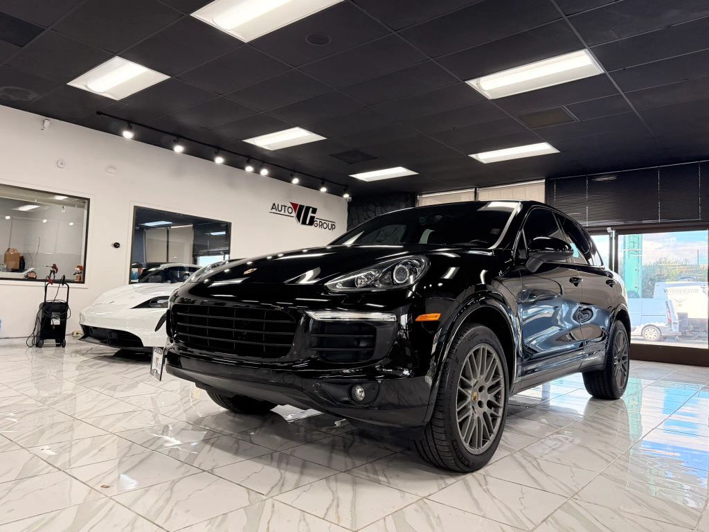 2017 PORSCHE Cayenne