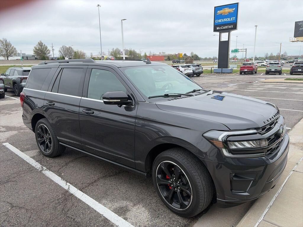 2022 FORD Expedition