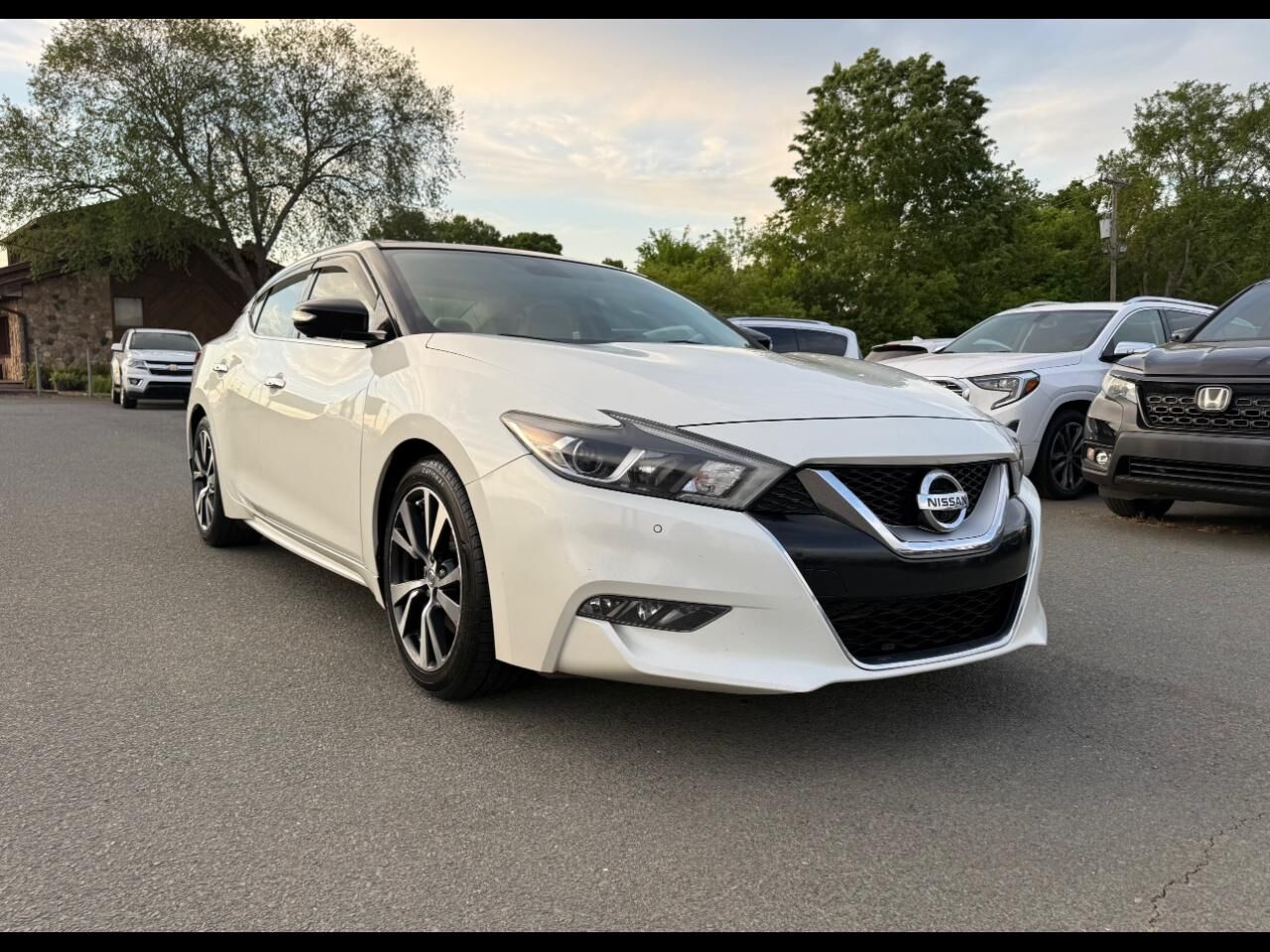 2017 NISSAN Maxima
