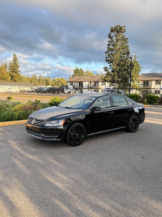 2012 VOLKSWAGEN Passat
