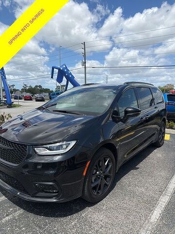 2022 CHRYSLER Pacifica