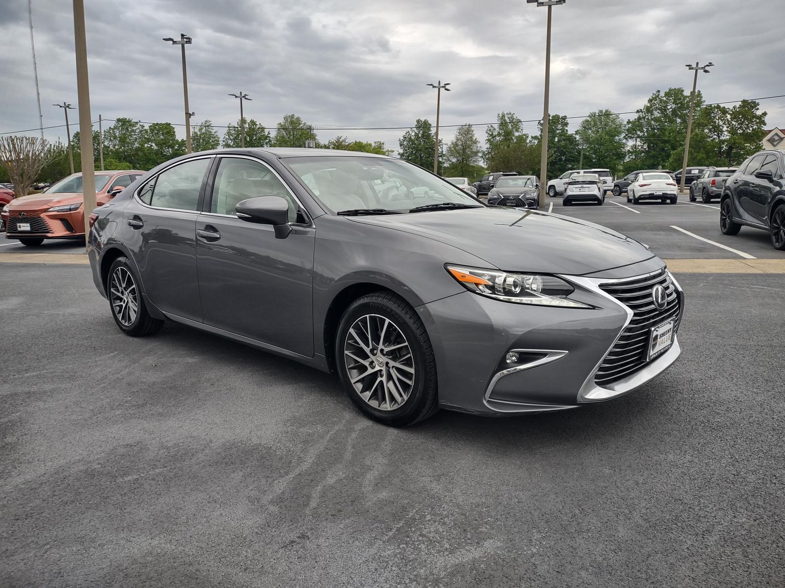 2016 LEXUS ES