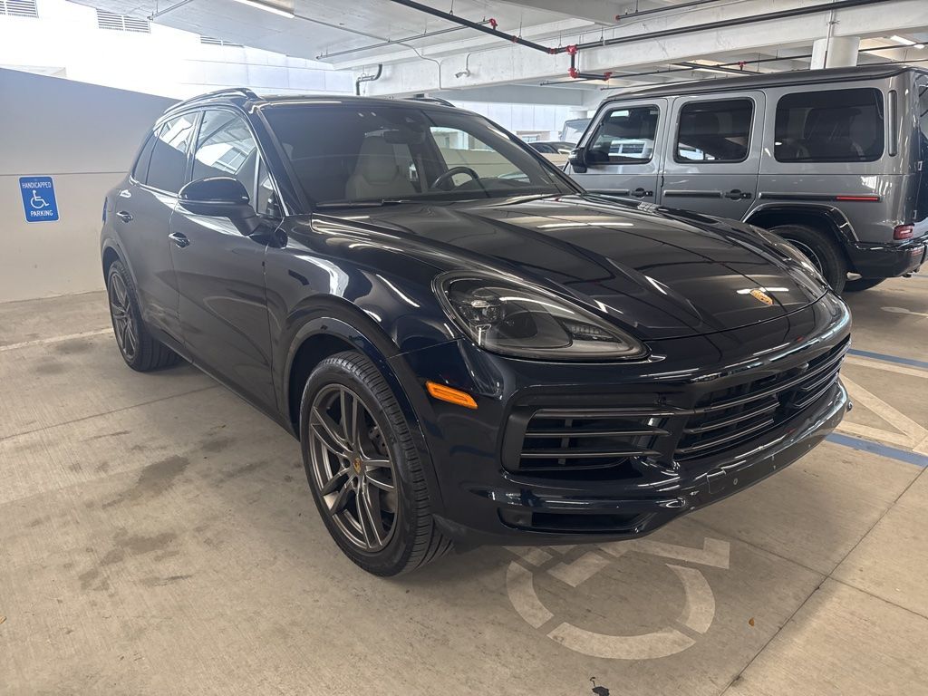 2022 PORSCHE Cayenne