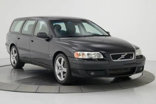 2004 VOLVO V70