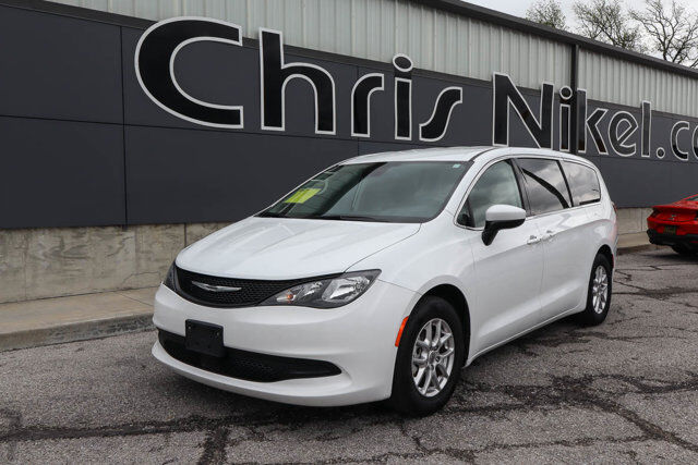 2023 CHRYSLER Voyager