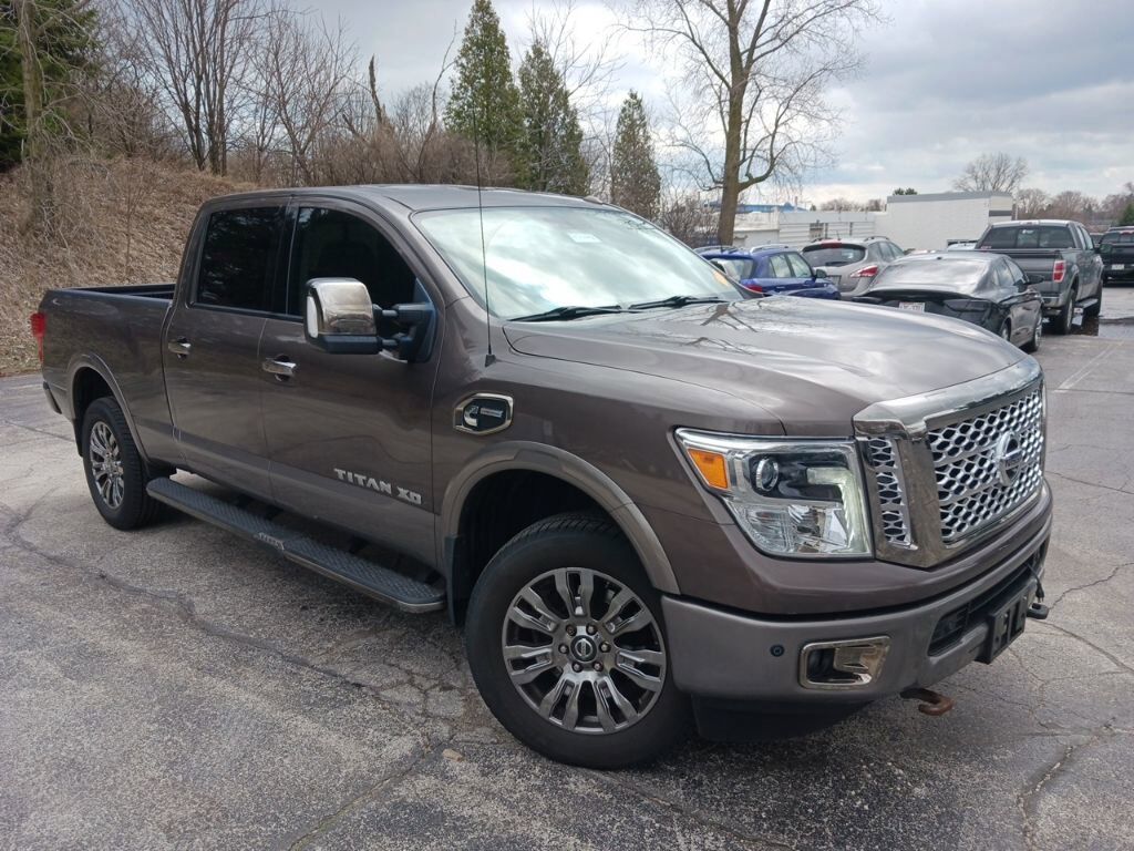 2017 NISSAN Titan