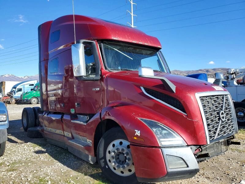 2020 VOLVO TRUCK VNL
