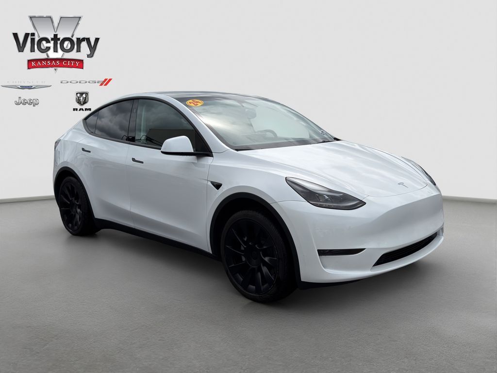 2024 TESLA Model Y