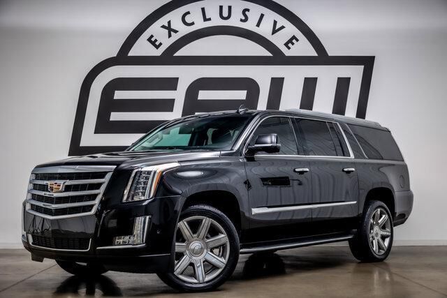 2017 CADILLAC Escalade ESV