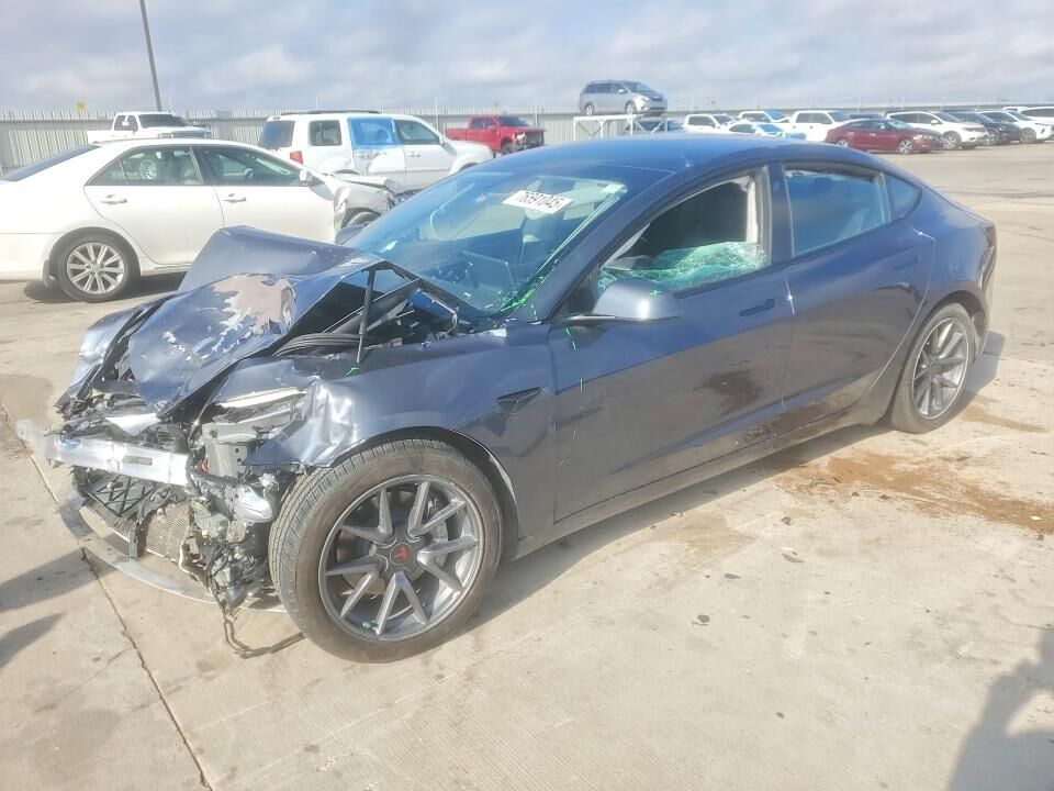 2022 TESLA Model 3