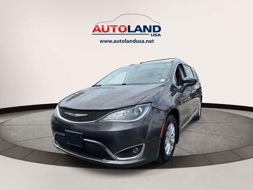 2019 CHRYSLER Pacifica