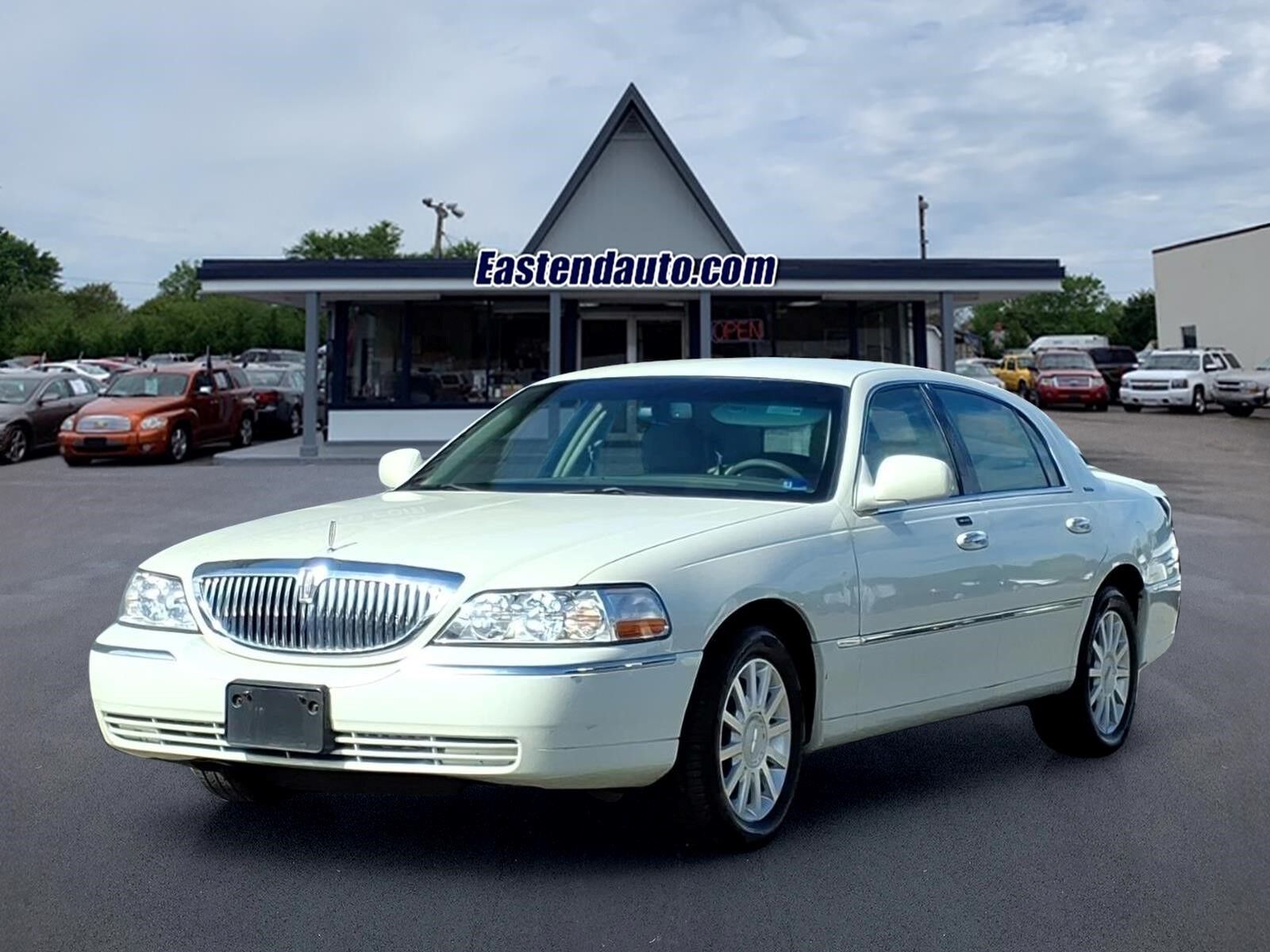2006 LINCOLN Town Car