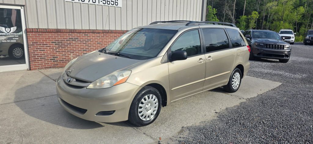 2010 TOYOTA Sienna