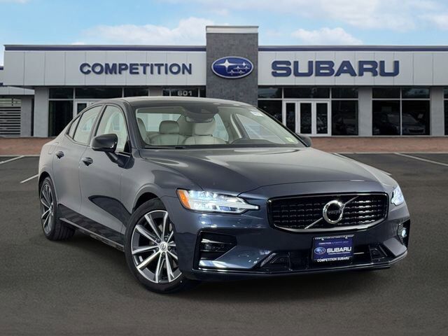 2022 VOLVO S60