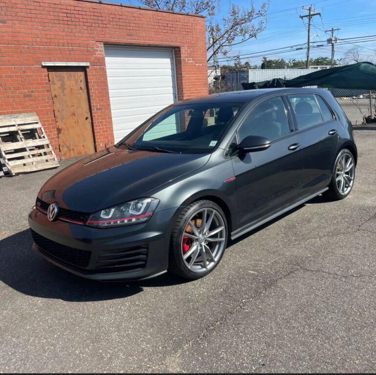 2017 VOLKSWAGEN Golf GTI