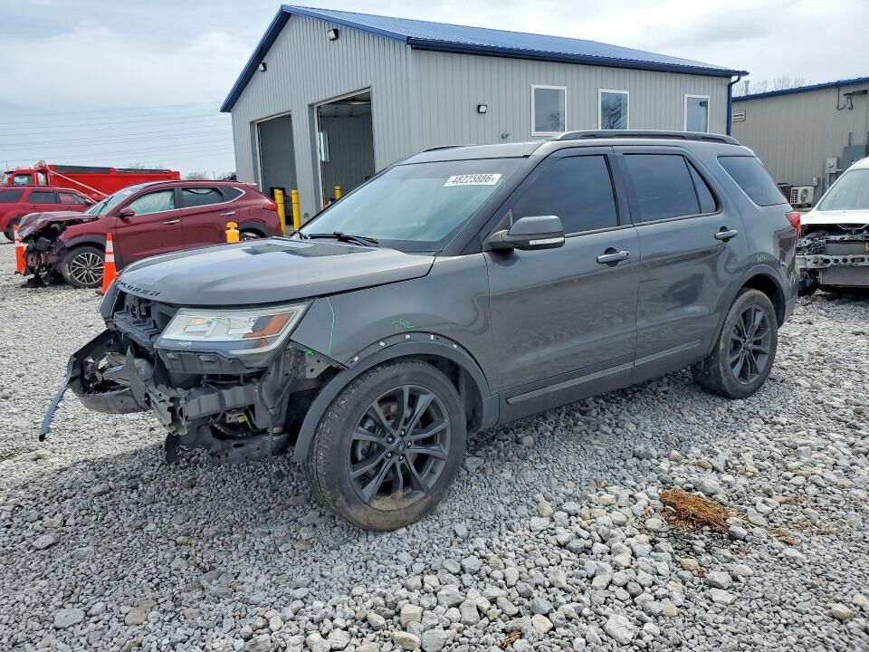 2017 FORD Explorer