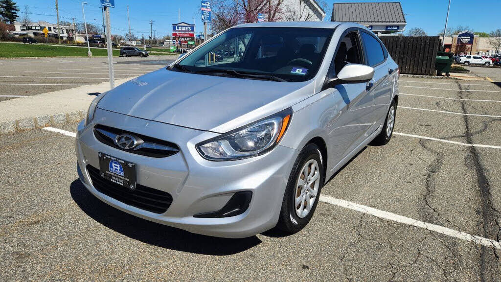 2012 HYUNDAI Accent