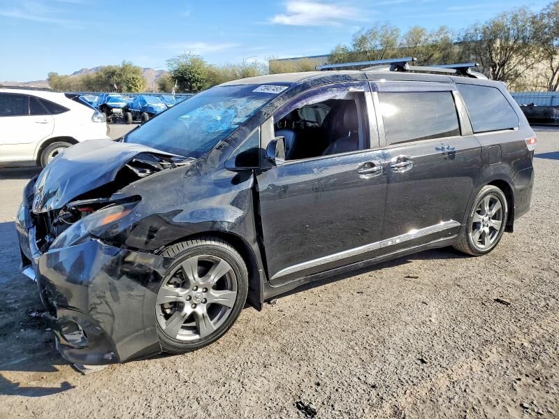 2017 TOYOTA Sienna
