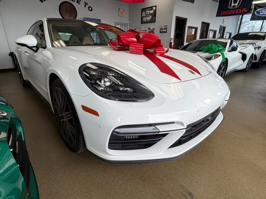2017 PORSCHE Panamera