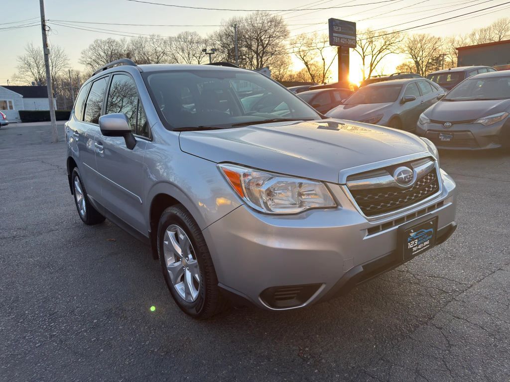2015 SUBARU Forester