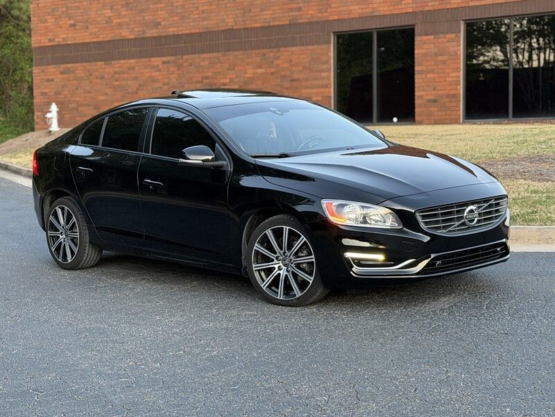 2015 VOLVO S60