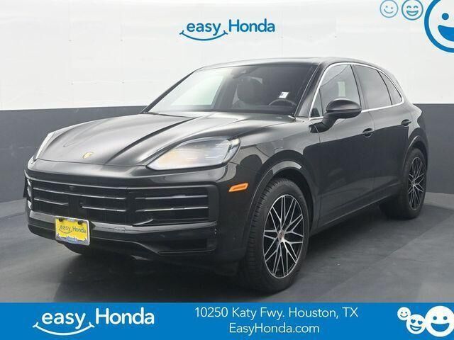 2025 PORSCHE Cayenne