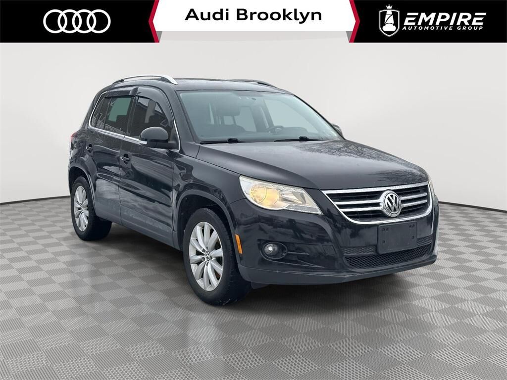 2011 VOLKSWAGEN Tiguan